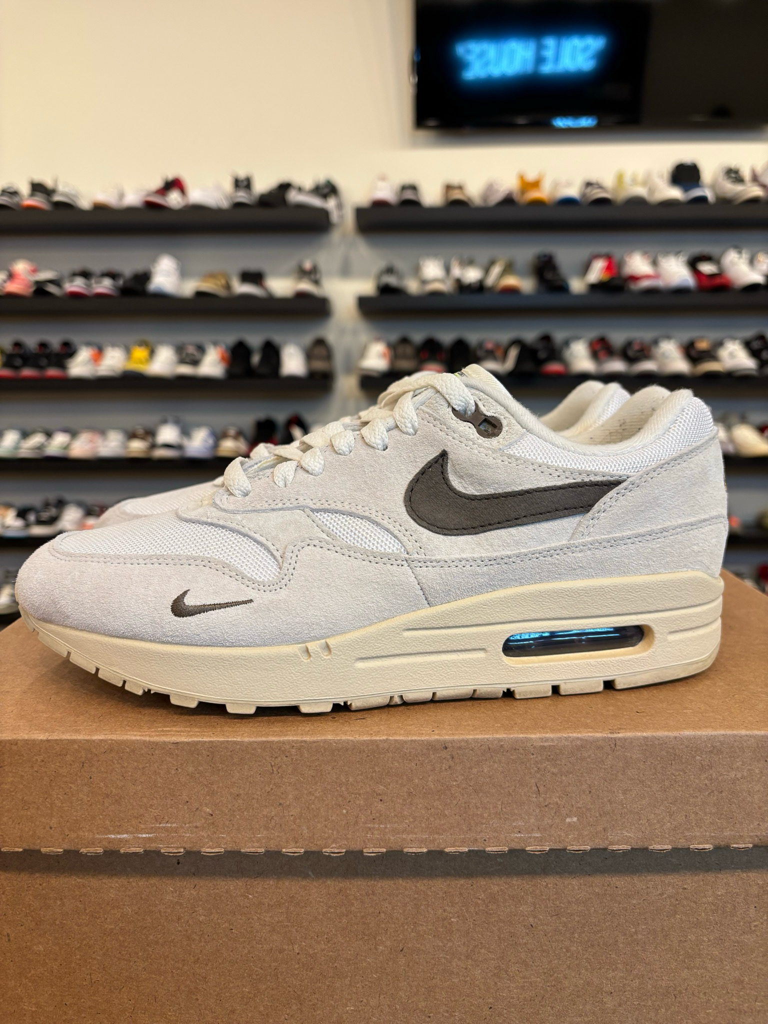 Nike Air Max 1 Sail Ironstone Size 7 (8.5W) Pre-Owned (No Box)