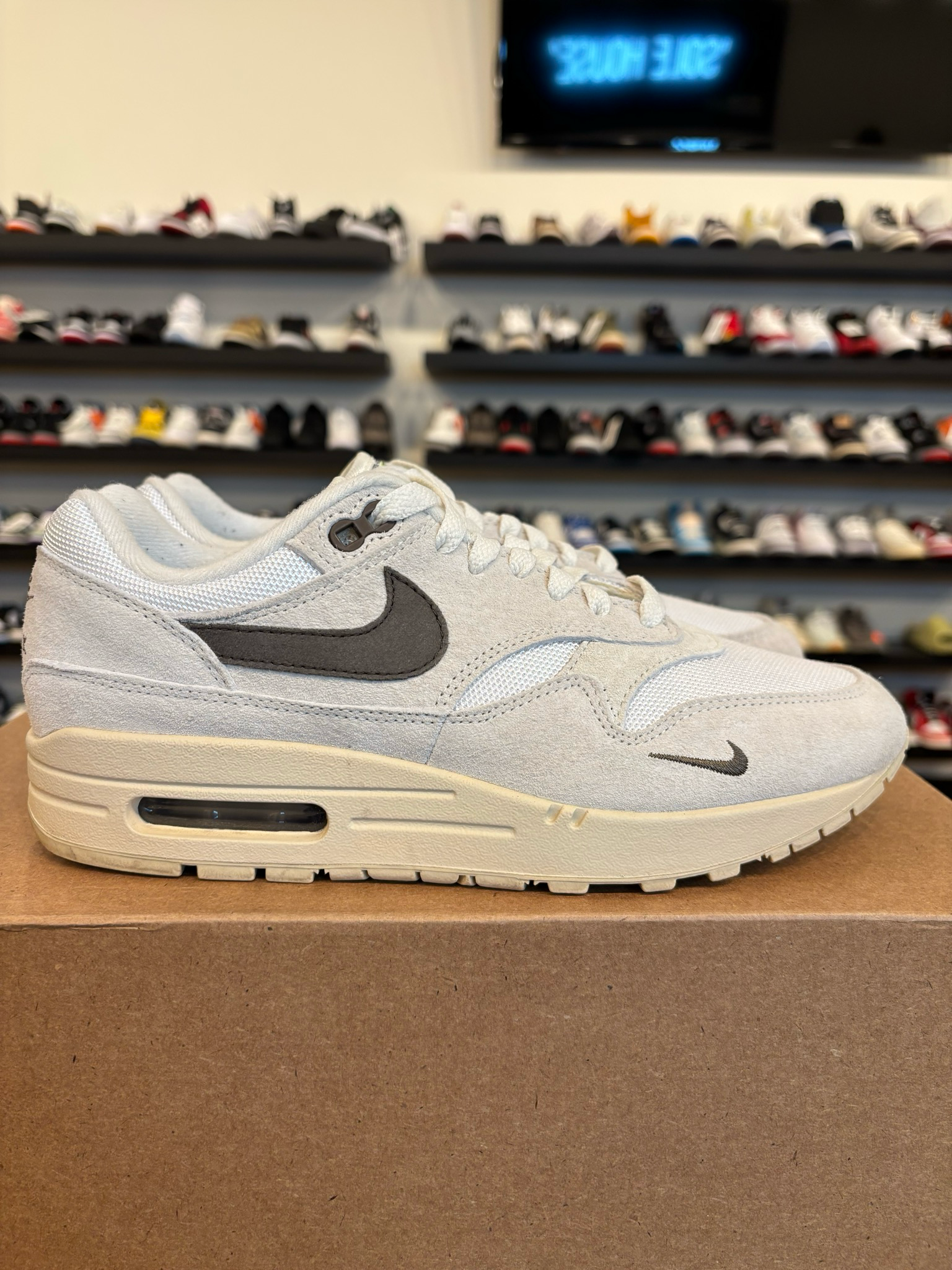 Nike Air Max 1 Sail Ironstone Size 7 (8.5W) Pre-Owned (No Box)