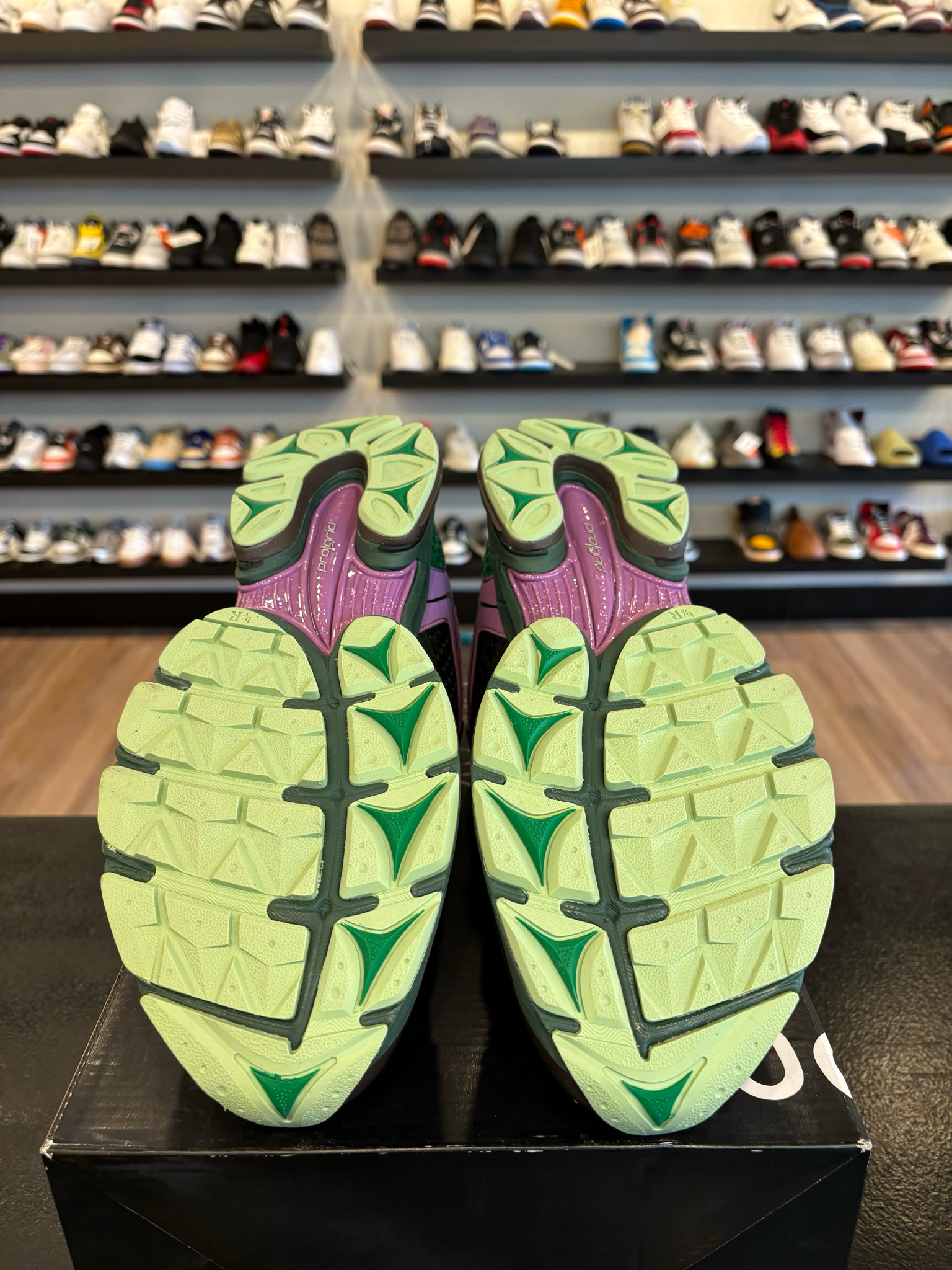 Saucony ProGrid Triumph 4 Uptown Perilla Size 13 Brand New