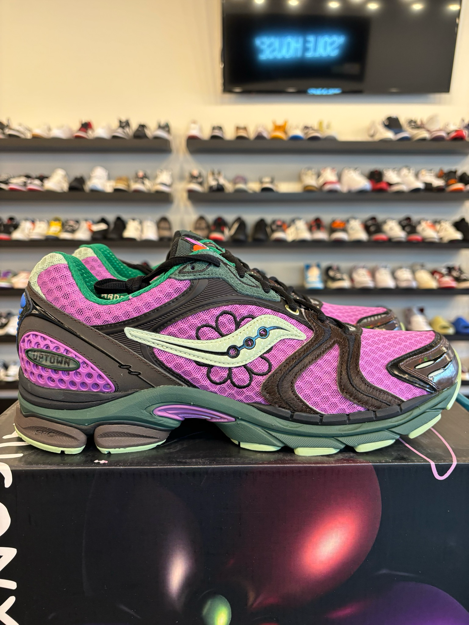 Saucony ProGrid Triumph 4 Uptown Perilla Size 13 Brand New