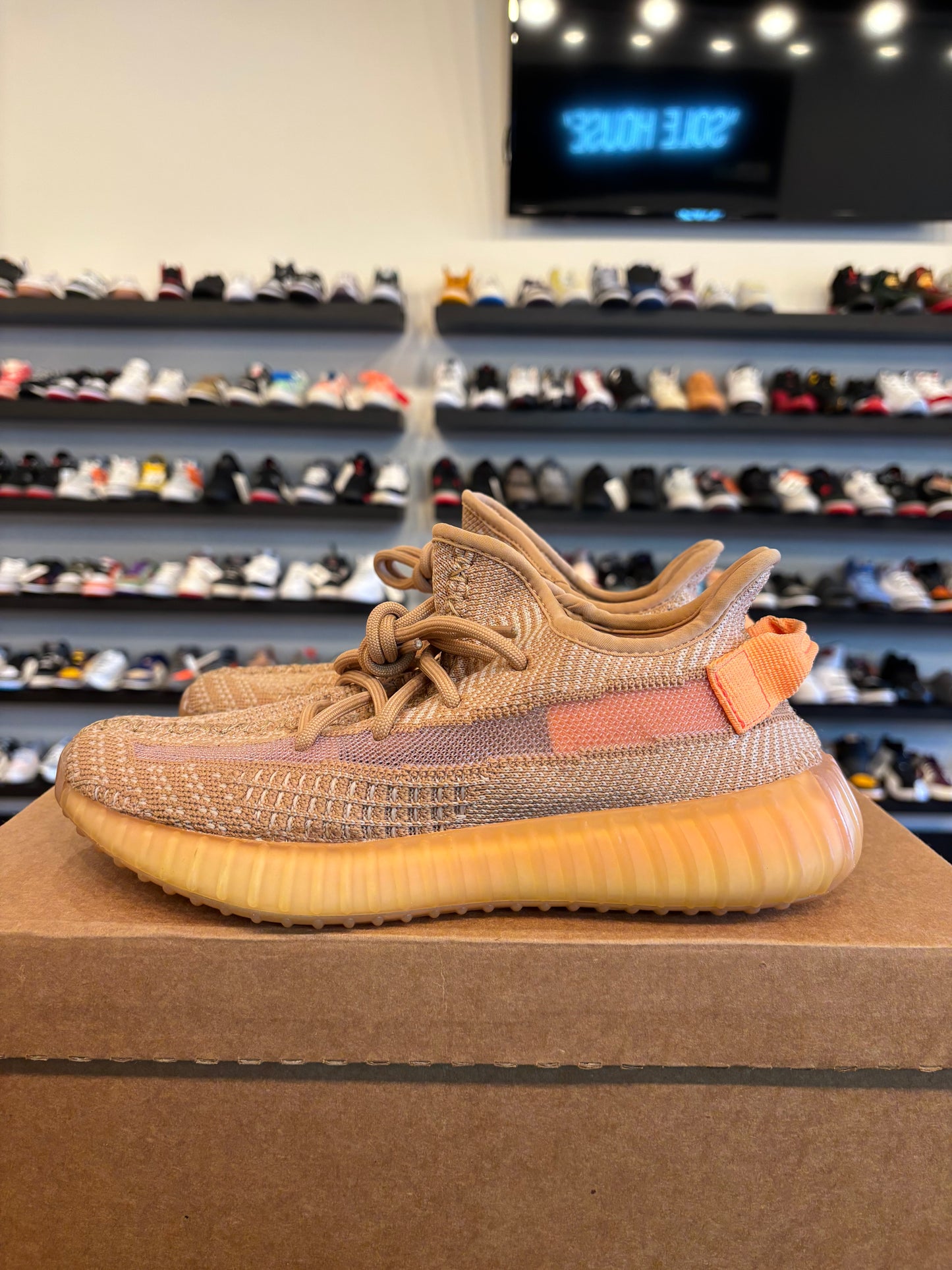 Yeezy 350 V2 Clay Size 6 (7.5W) Pre-Owned (No Box)