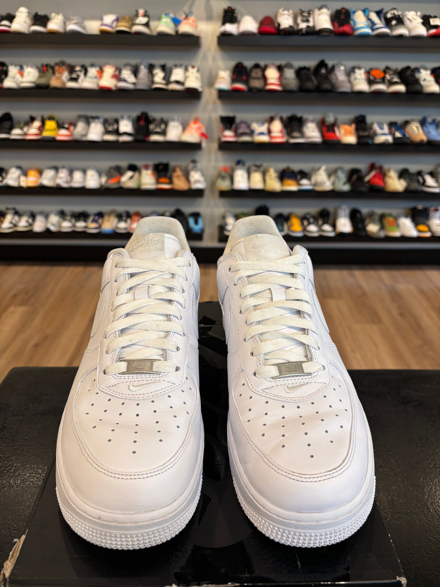 Nike Air Force 1 Low Supreme White Size 10.5 Pre-Owned