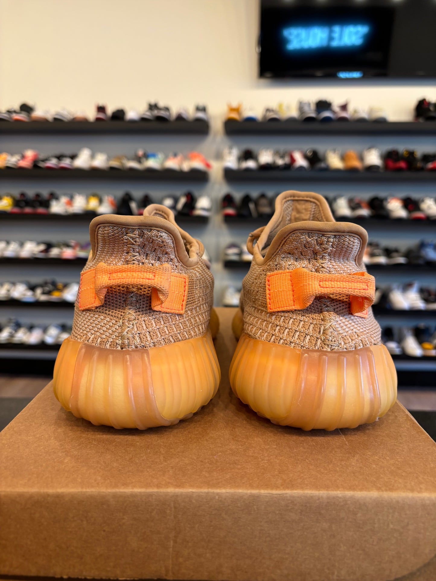 Yeezy 350 V2 Clay Size 6 (7.5W) Pre-Owned (No Box)