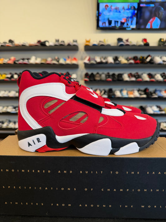 Nike Air Diamond Turf 2 Red Gold Size 11 Brand New