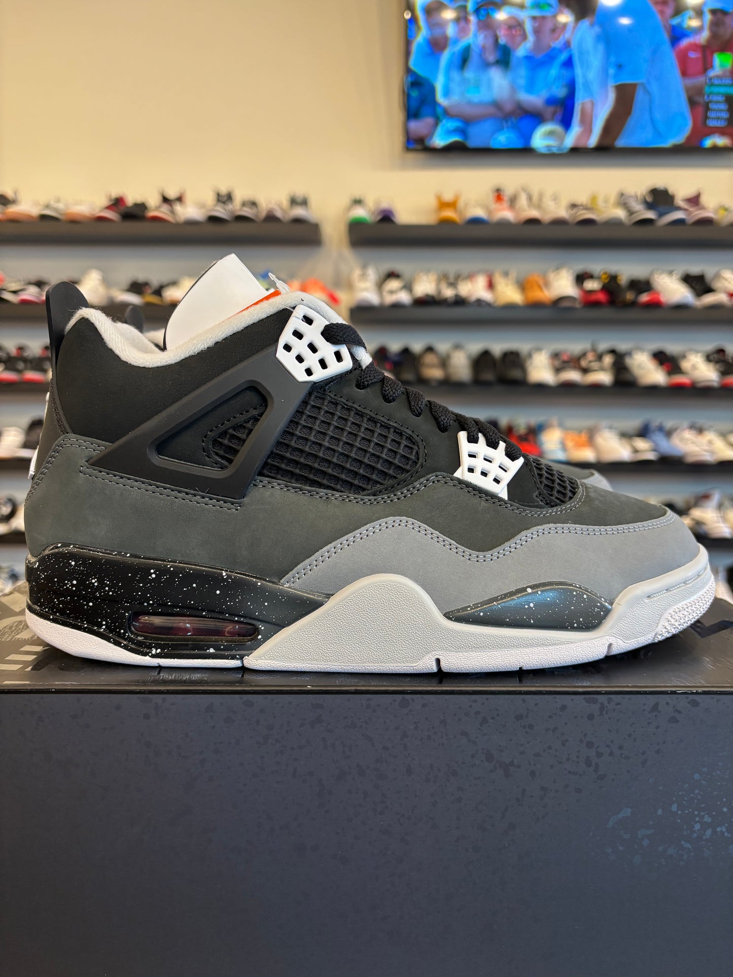 Jordan 4 Fear Size 10 Brand New