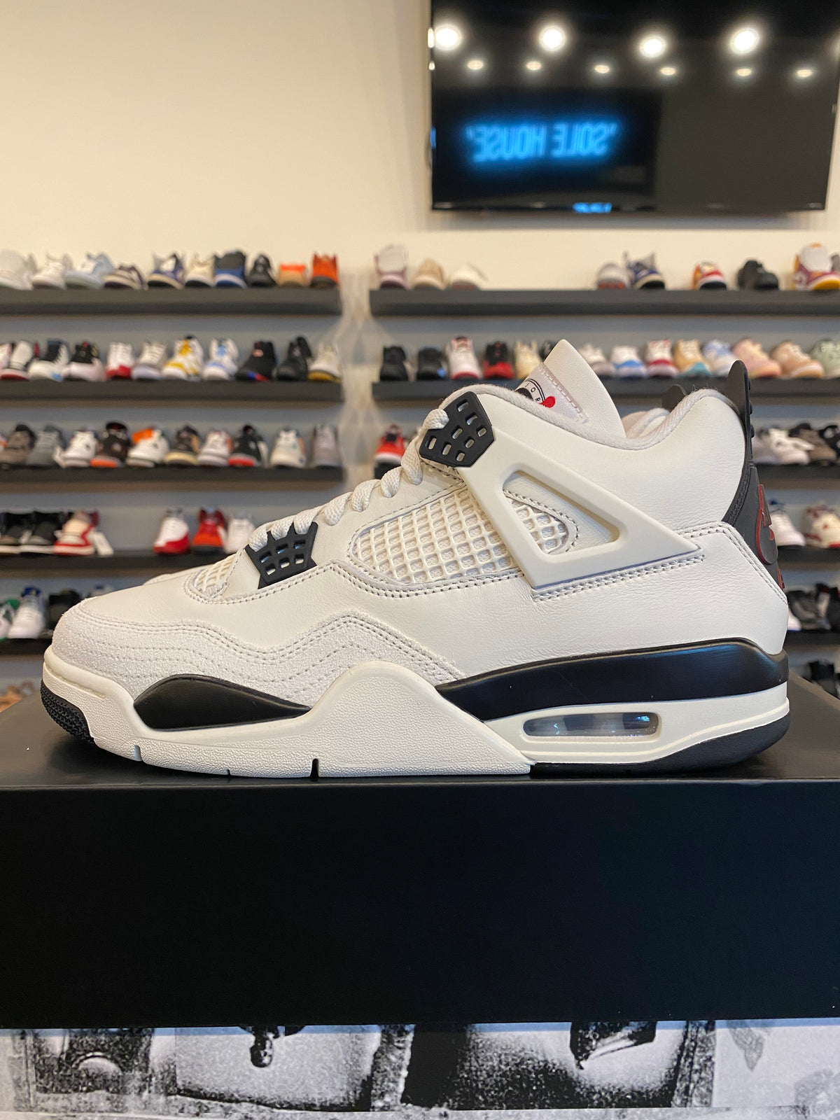 Jordan 4 Flight Club Size 9.5 Brand New
