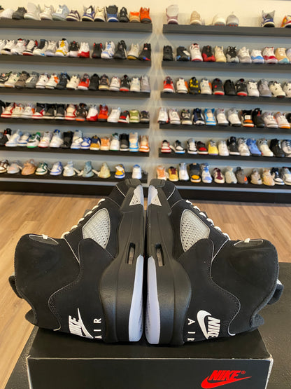Jordan 5 Reimagined Black Metallic Size 10.5 Brand New