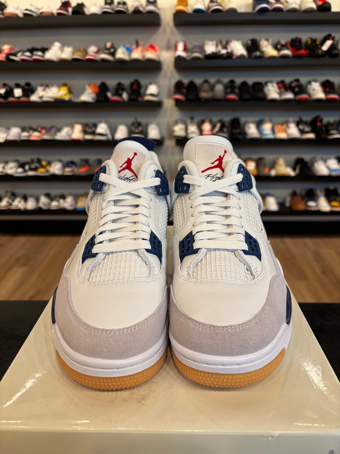 Jordan 4 SB Navy Size 9 Pre-Owned