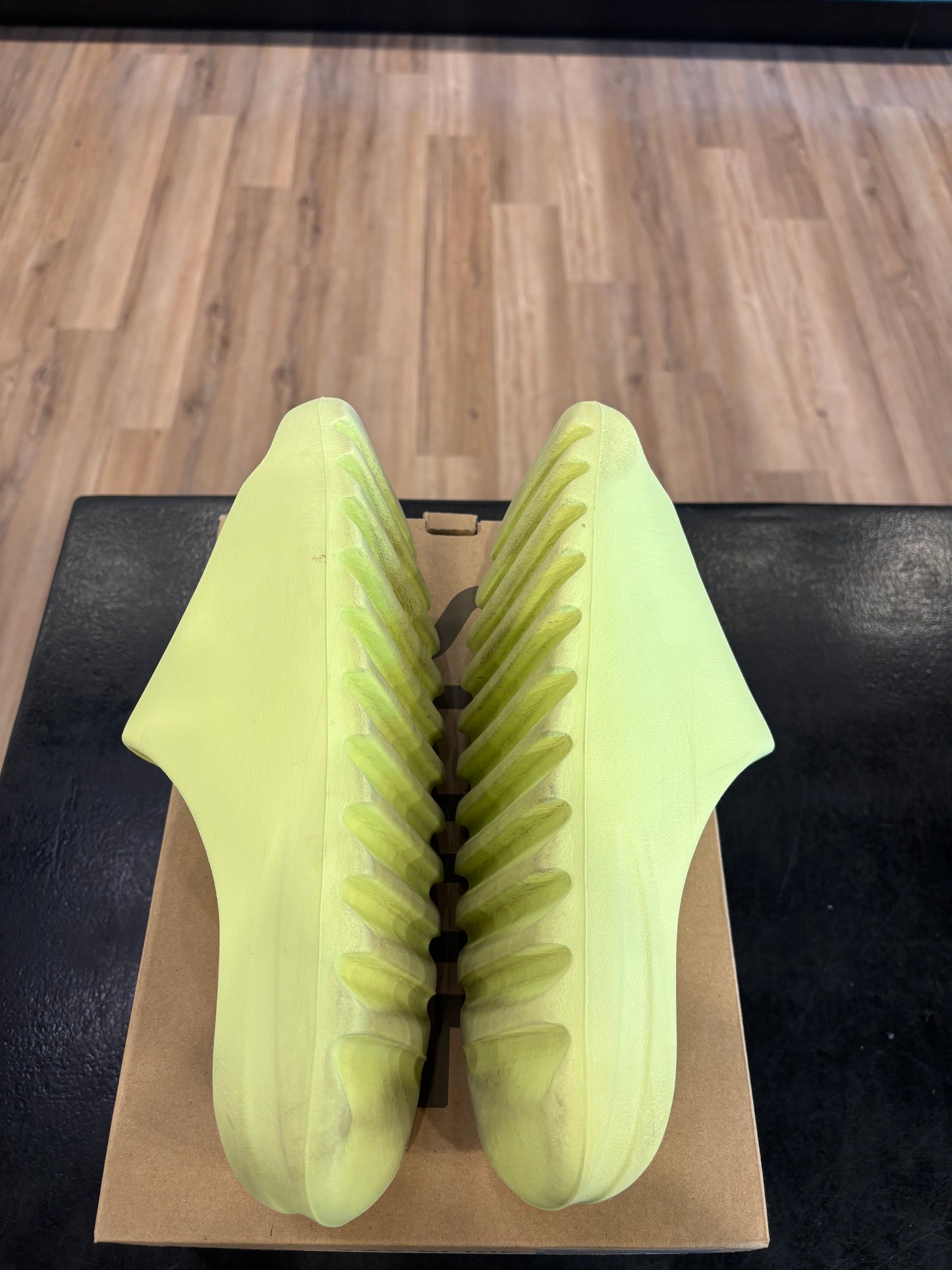 Yeezy Slide Glow Size 12 Pre-Owned