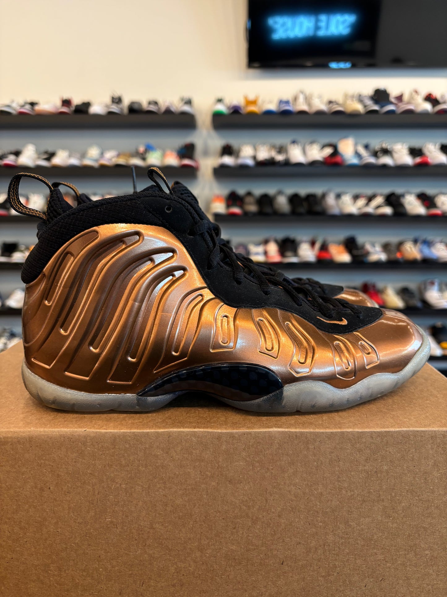 Nike Foamposite Copper 2017 Size 6.5Y (8W) Pre-Owned (No Box)