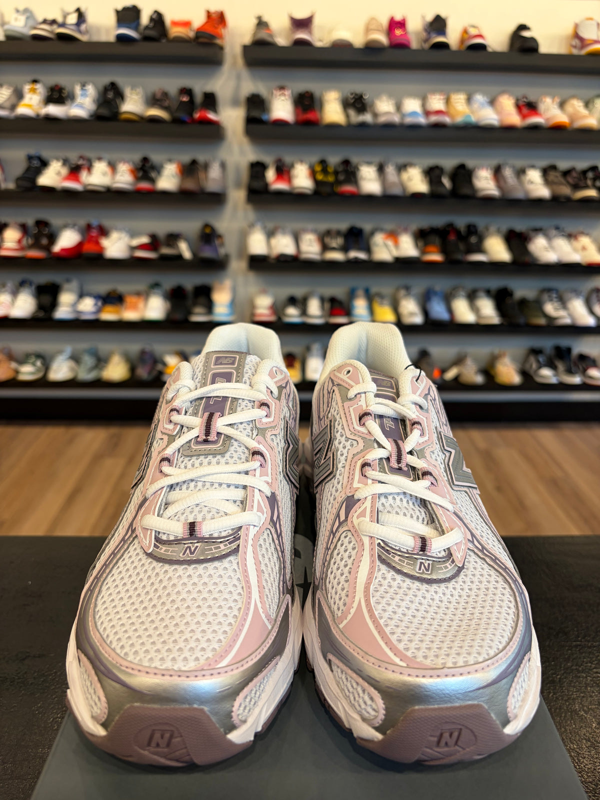 New Balance 740 Metallic Rose Size 8.5 Brand New
