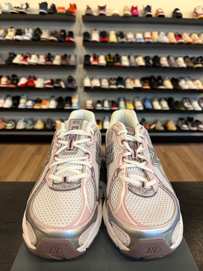New Balance 740 Metallic Rose Size 8.5 Brand New