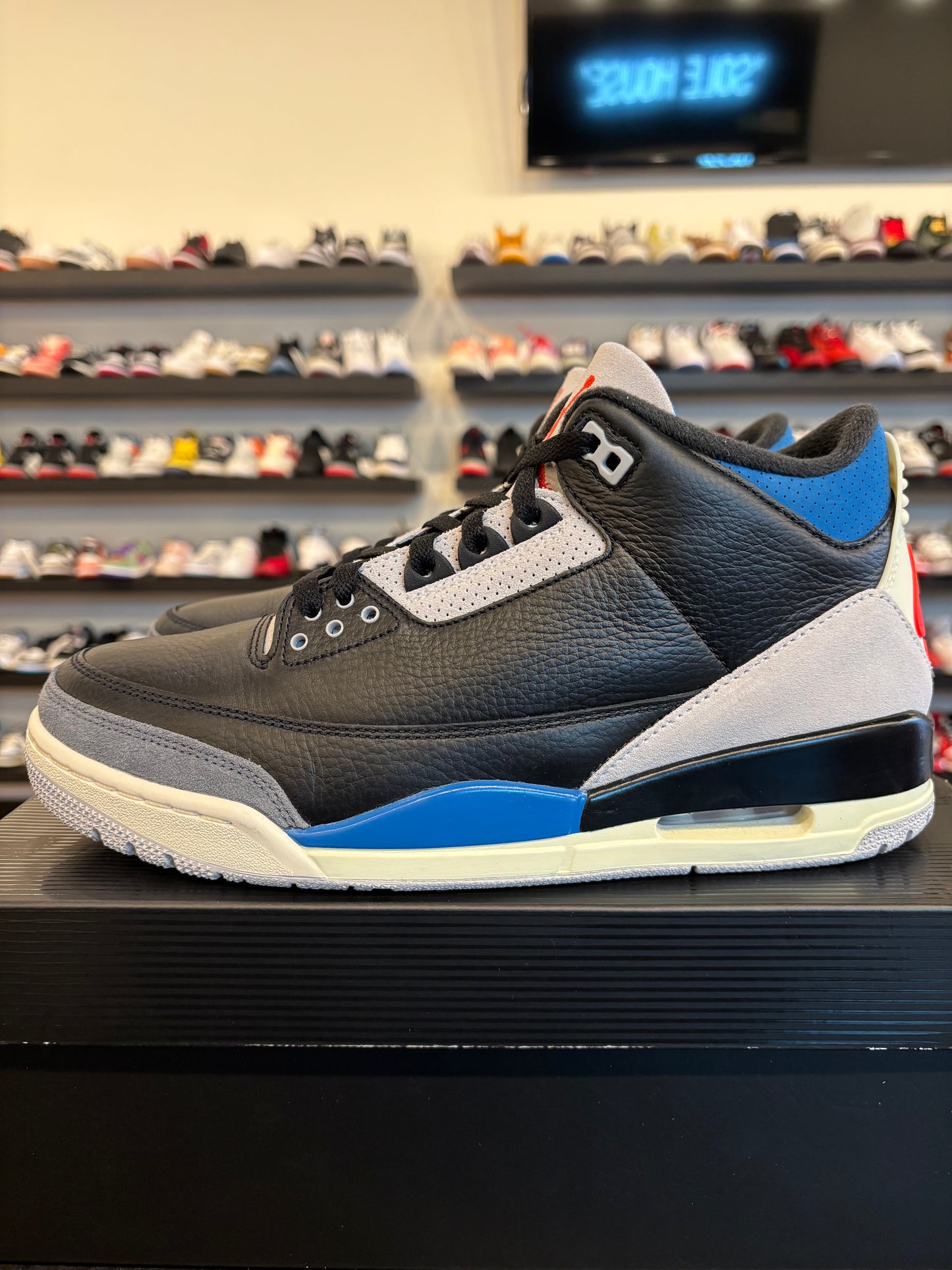 Jordan 3 Rare Air Size 10 Pre-Owned