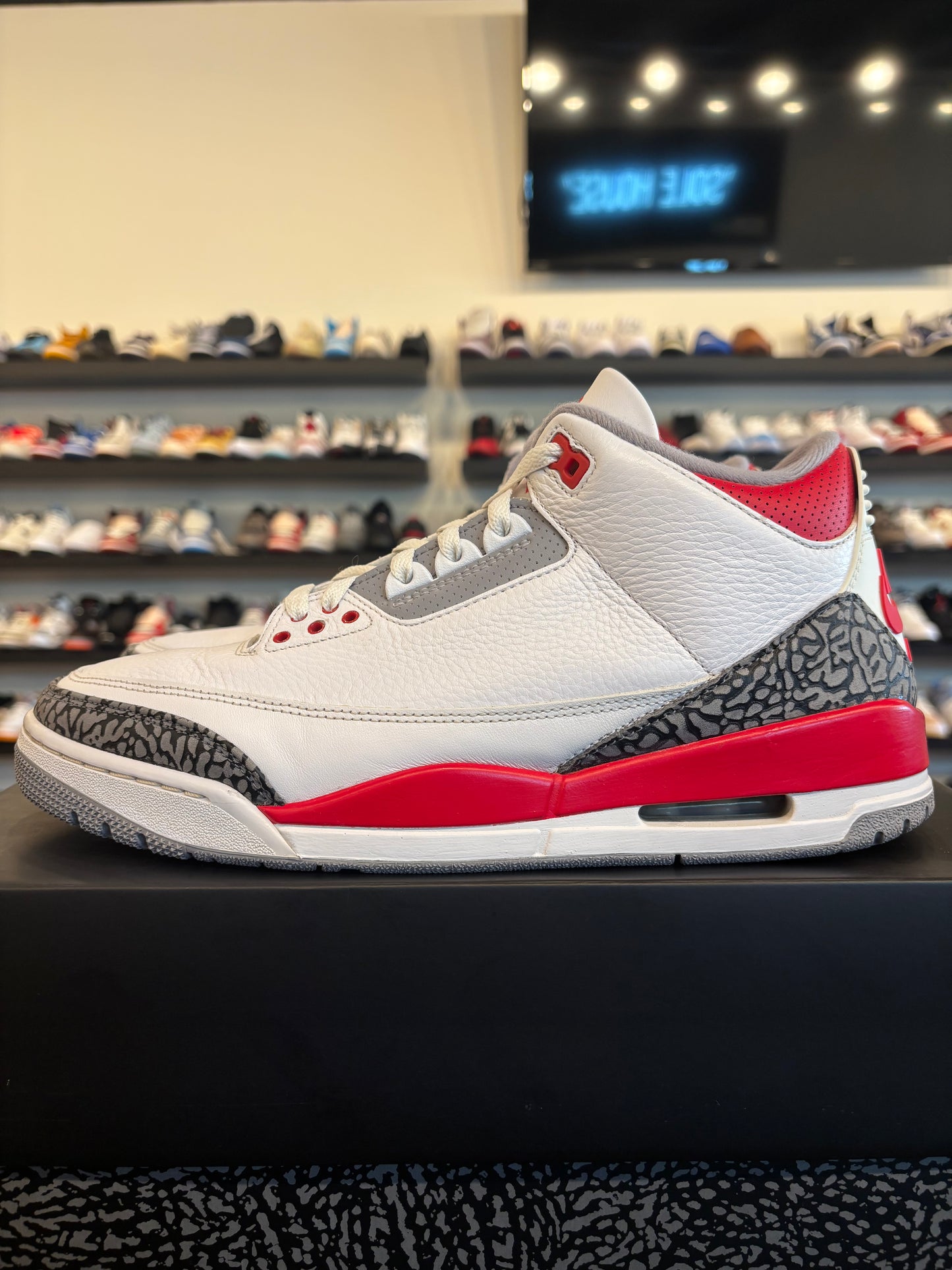 Jordan 3 Fire Red Size 11.5 Pre-Owned