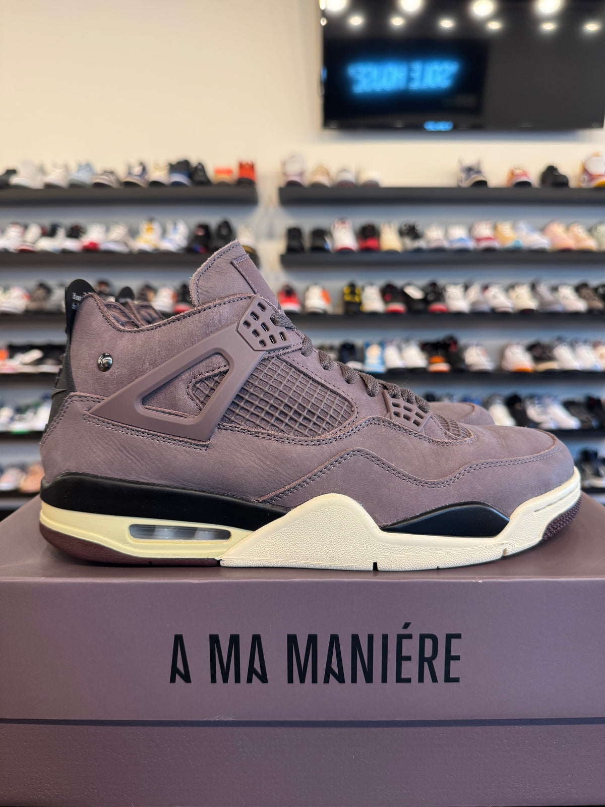 Jordan 4 Violet Ore Size 10.5 Pre-Owned