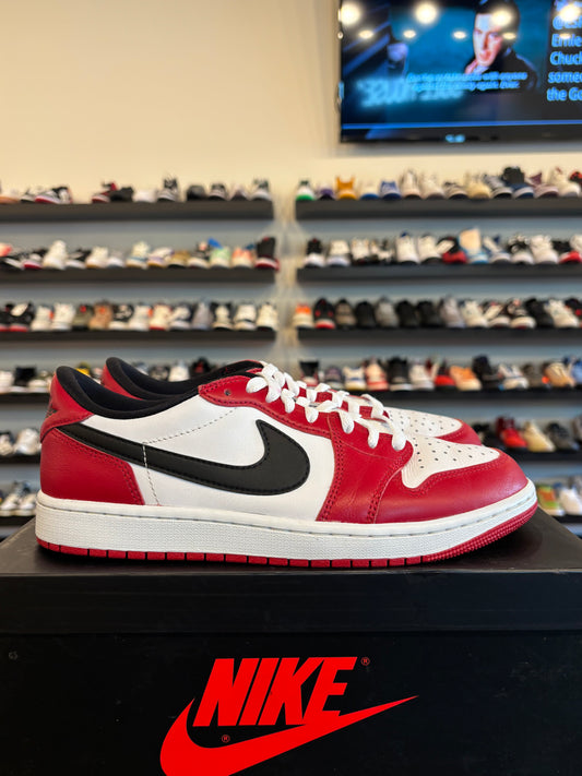 Jordan 1 Low Chicago Size 9 Pre-Owned