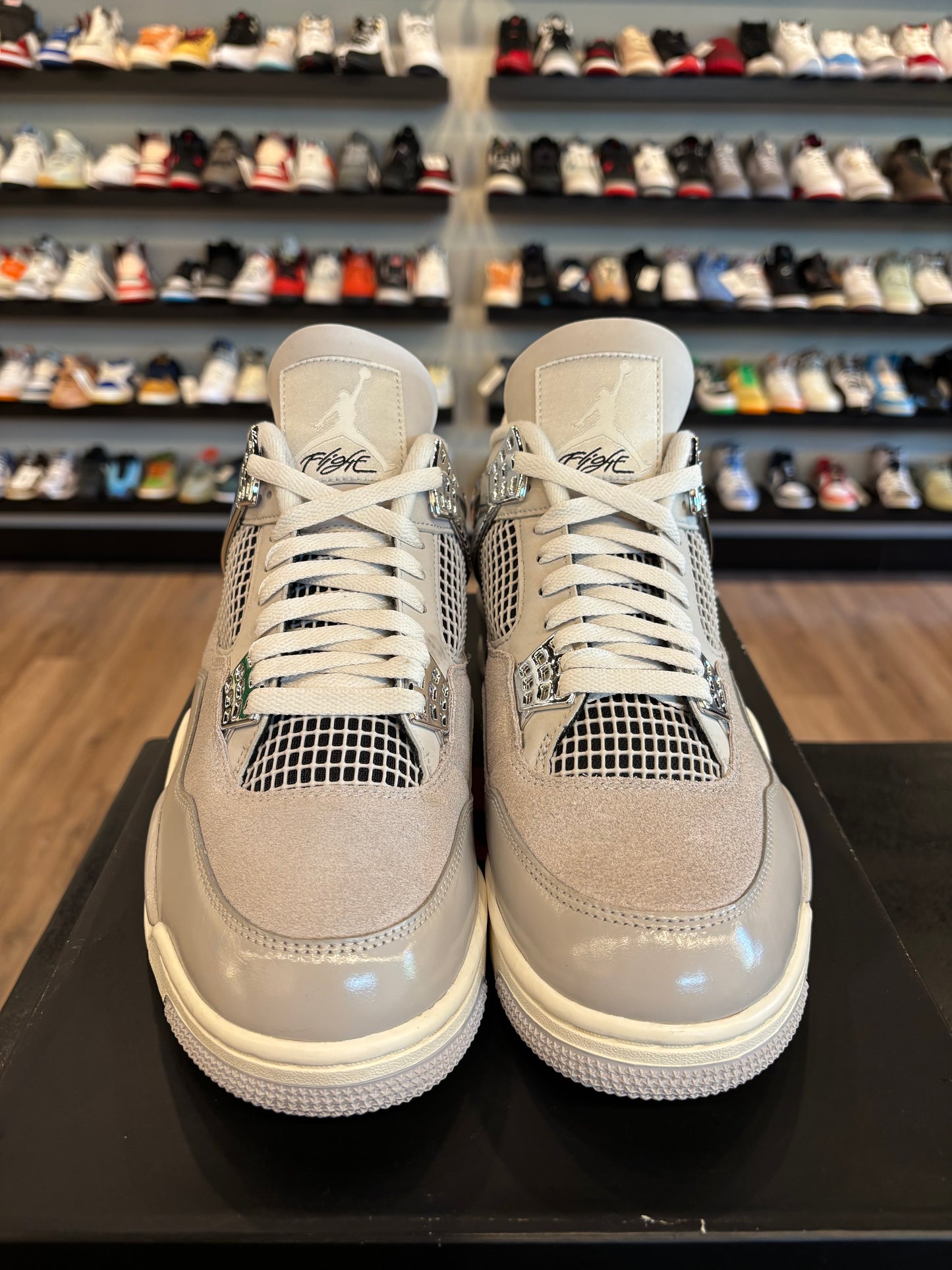 Jordan 4 Frozen Moment Size 10 (11.5W) Pre-Owned