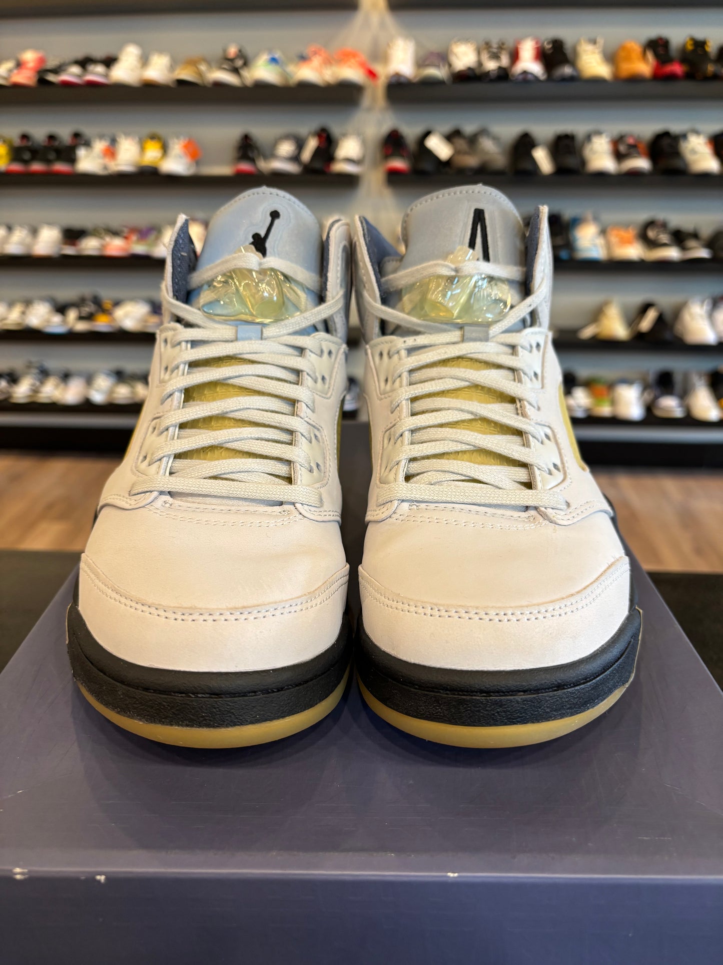 Jordan 5 A Ma Maniere Dawn Size 7.5 (9W) Pre-Owned