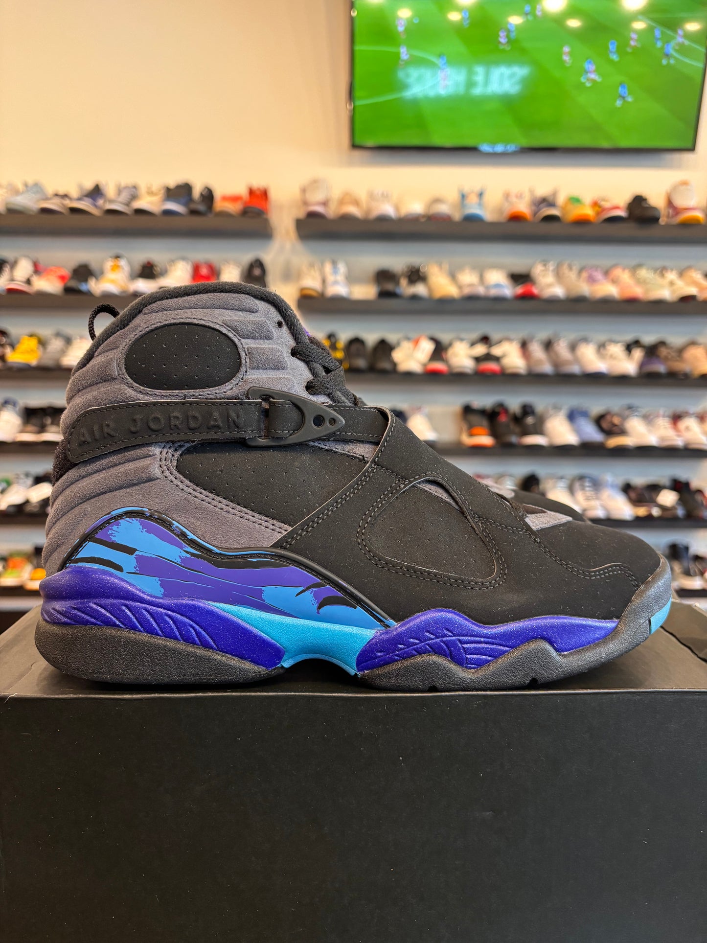 Jordan 8 Aqua 2015 Size 9 Pre-Owned