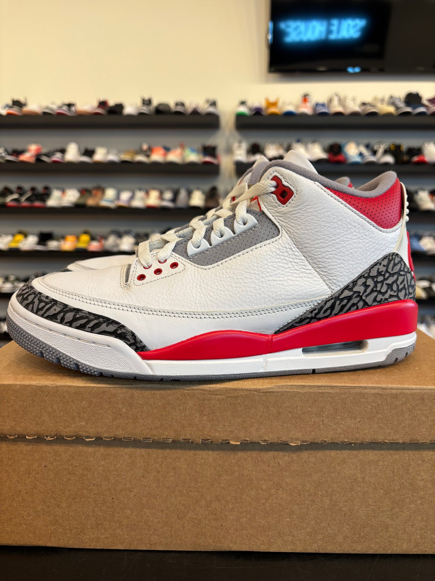 Jordan 3 Fire Red 2022 Size 10 Pre-Owned (No Box)