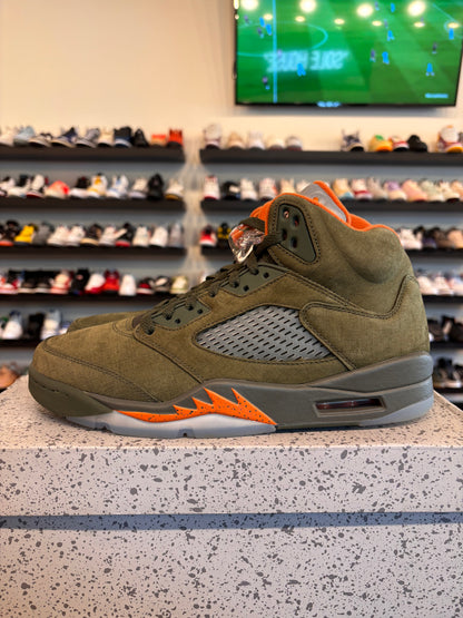Jordan 5 Olive Size 9.5 Pre-Owned