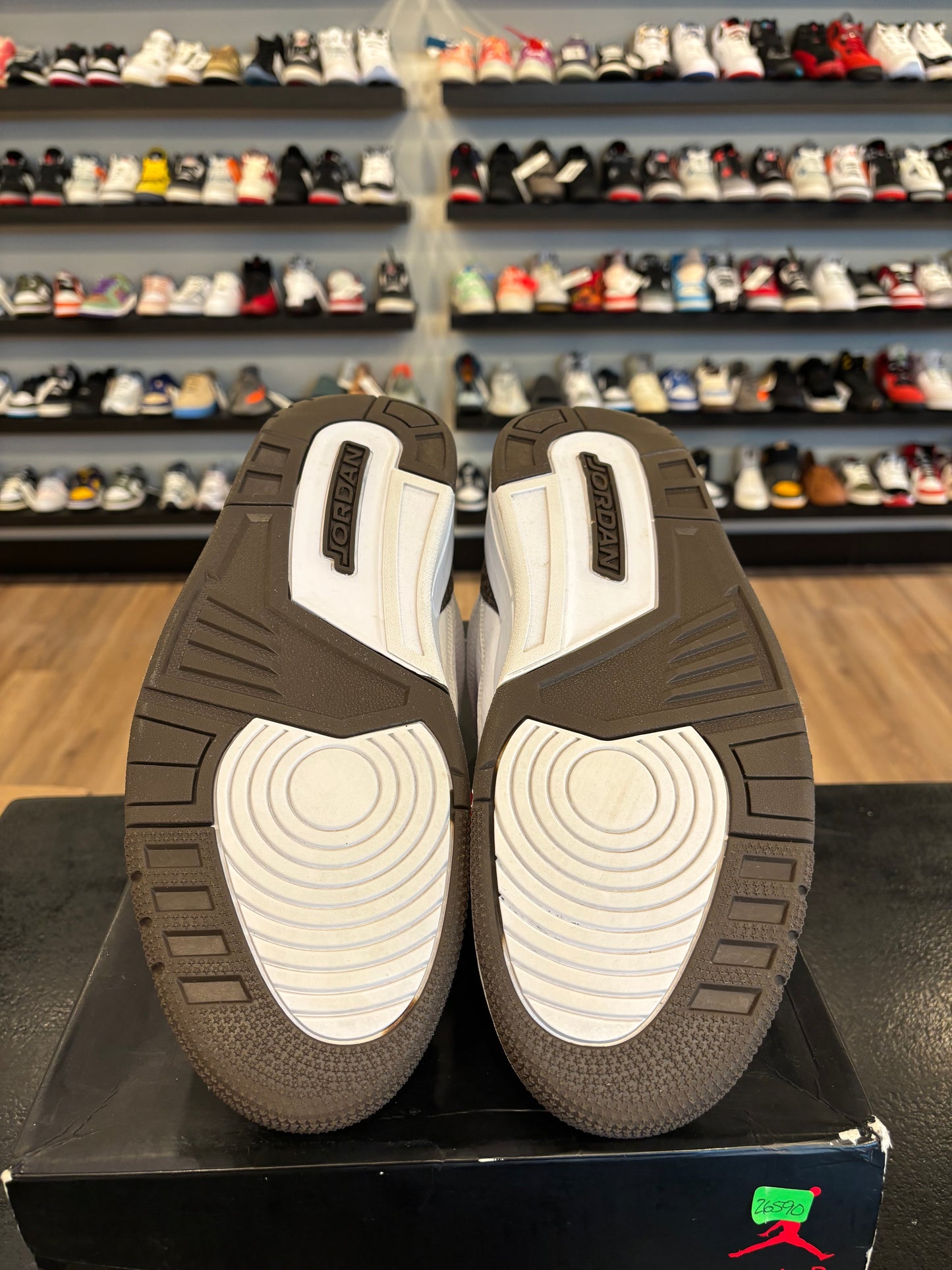 Jordan 3 Mocha Size 13 Pre-Owned