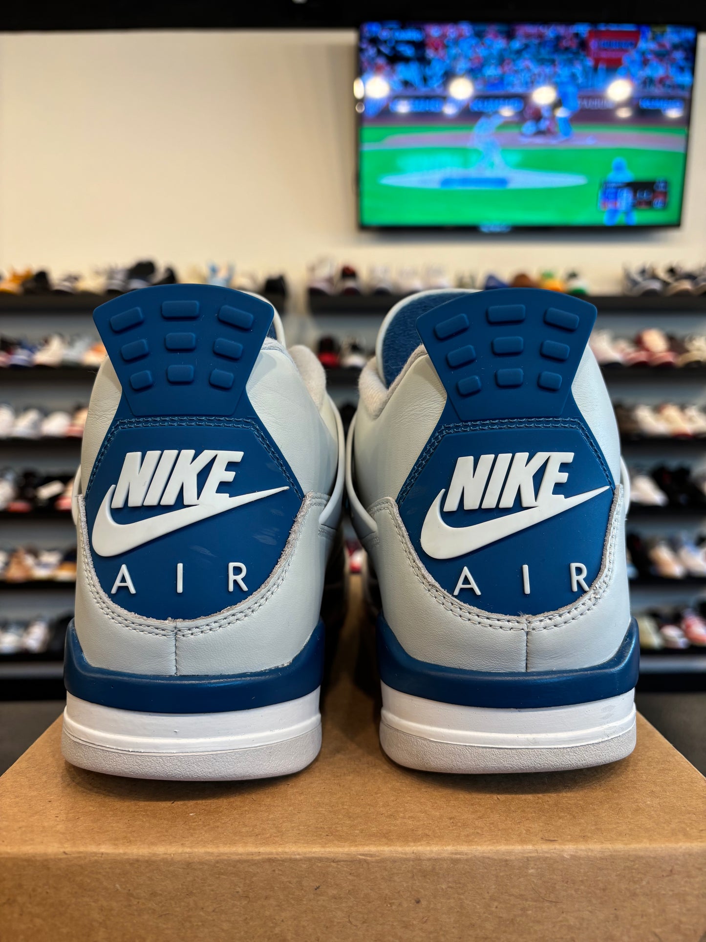 Jordan 4 Military Blue Size 13 Pre-Owned (No Box)