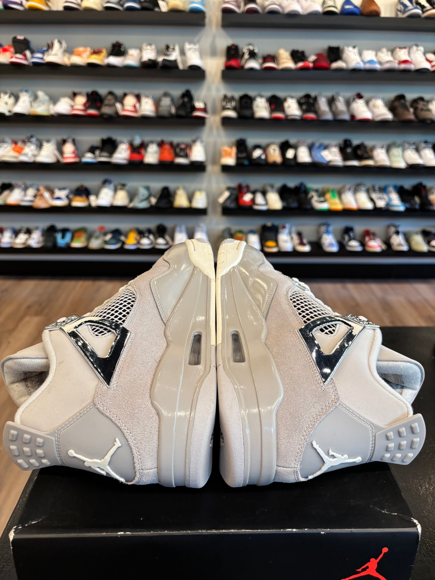 Jordan 4 Frozen Moment Size 10 (11.5W) Pre-Owned