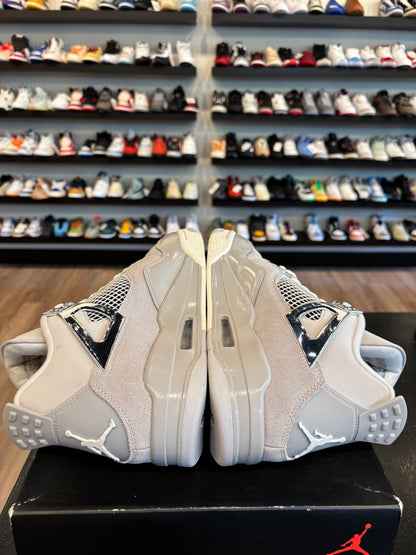 Jordan 4 Frozen Moment Size 10 (11.5W) Pre-Owned