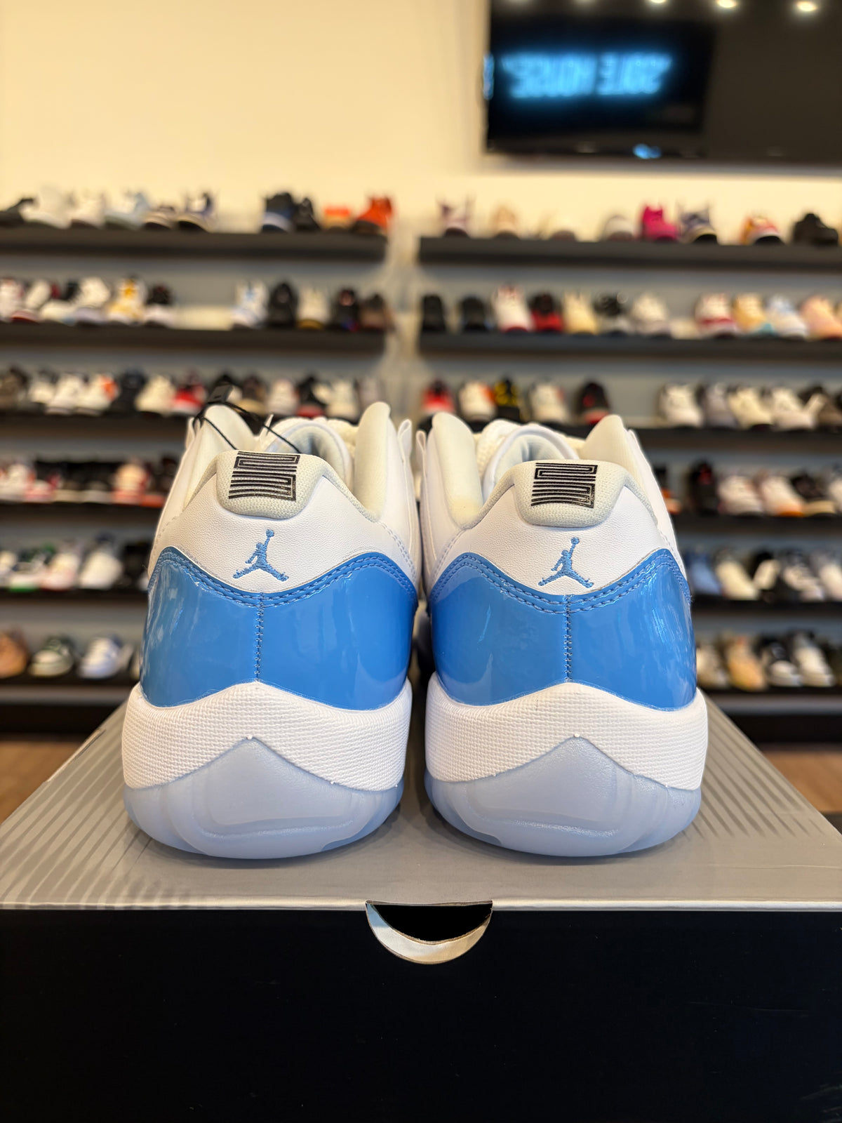 Jordan 11 Low University Blue Size 10 Brand New