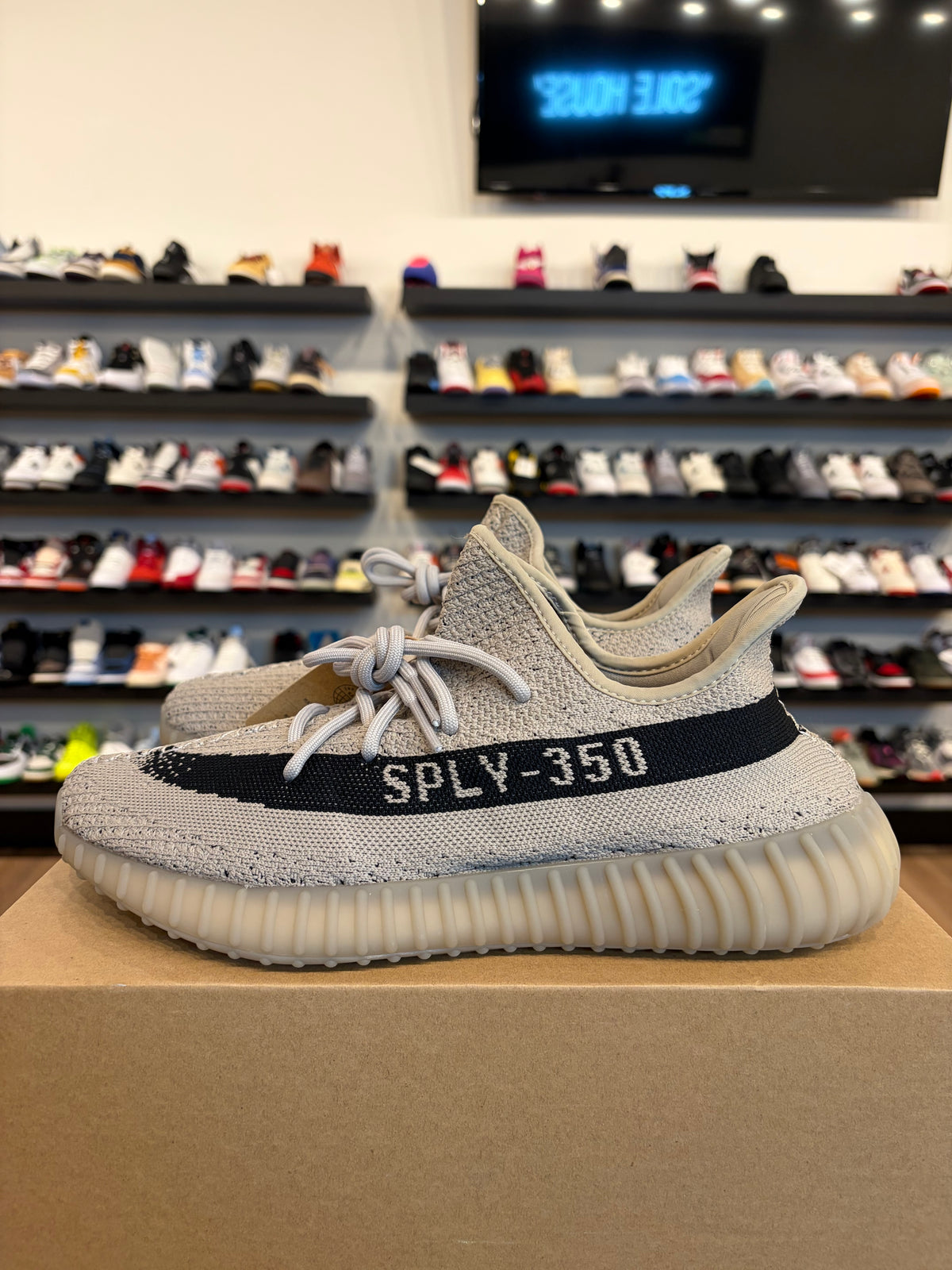 Yeezy 350 V2 Slate Size 11 Brand New