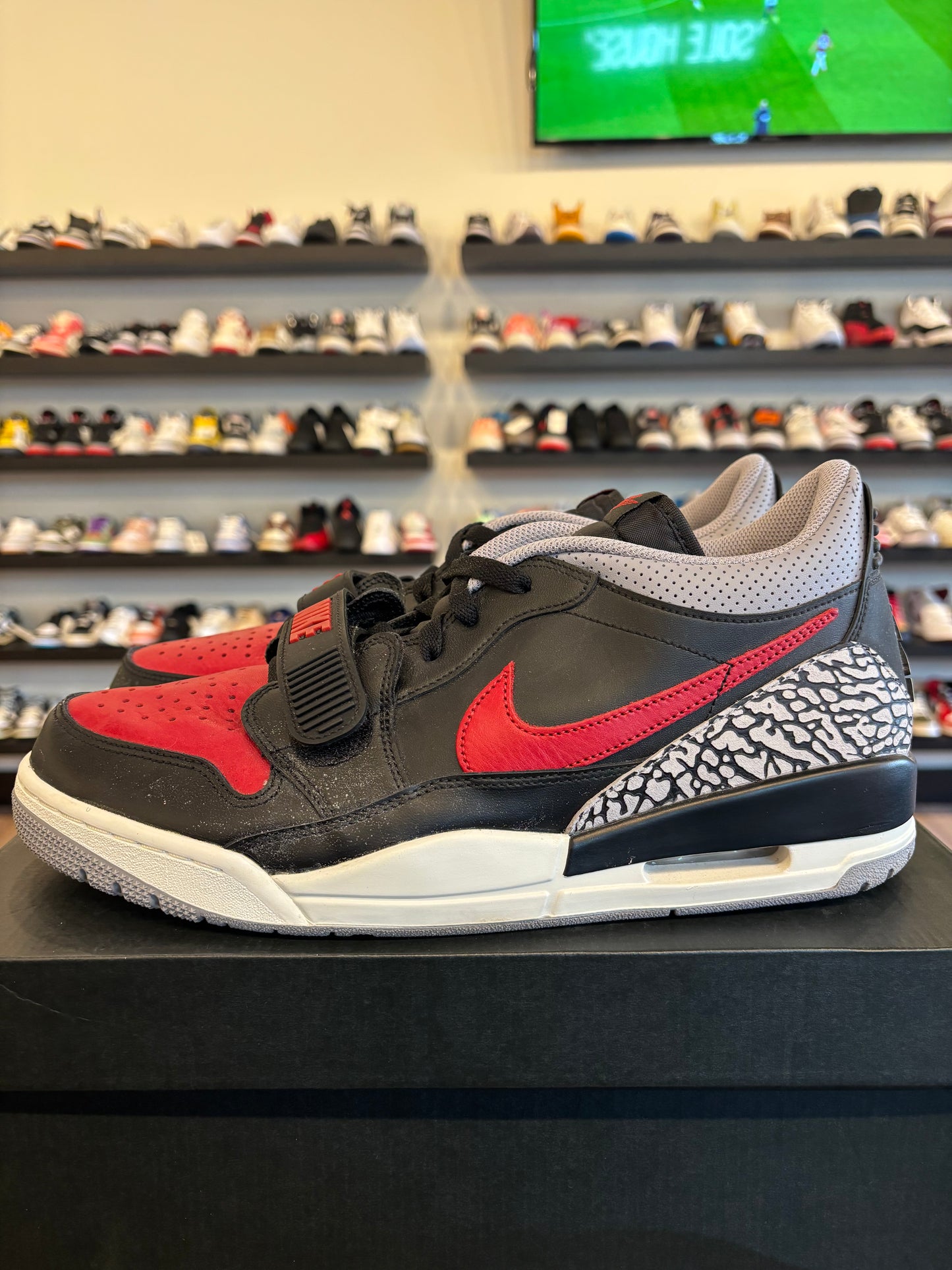 Jordan 312 Legacy Bred Size 11.5 Pre-Owned