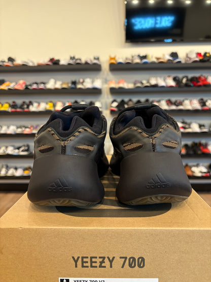 Yeezy 700 Clay Brown Size 10 Pre-Owned