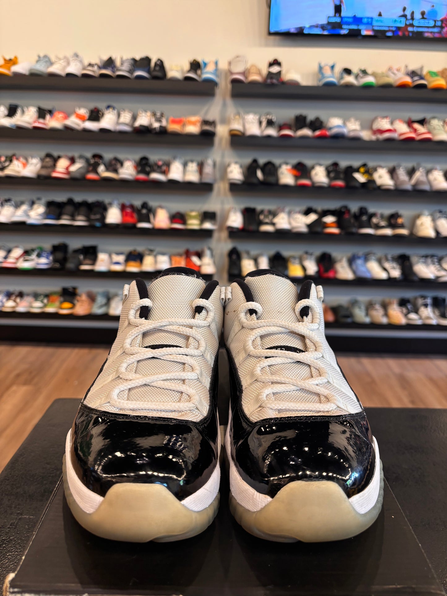 Jordan 11 Low Concord Size 9 Pre-Owned