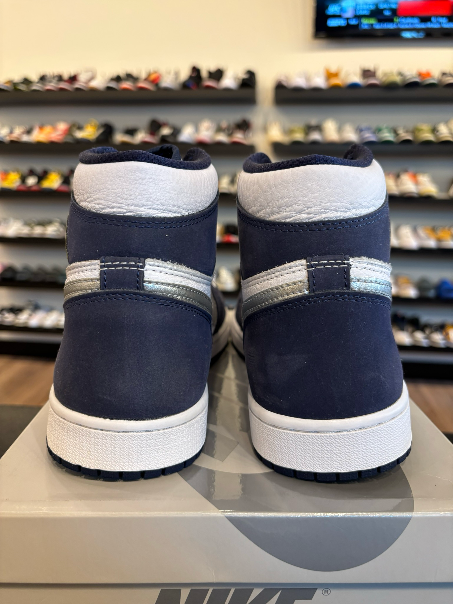 Jordan 1 Midnight Navy Size 9.5 Pre-Owned