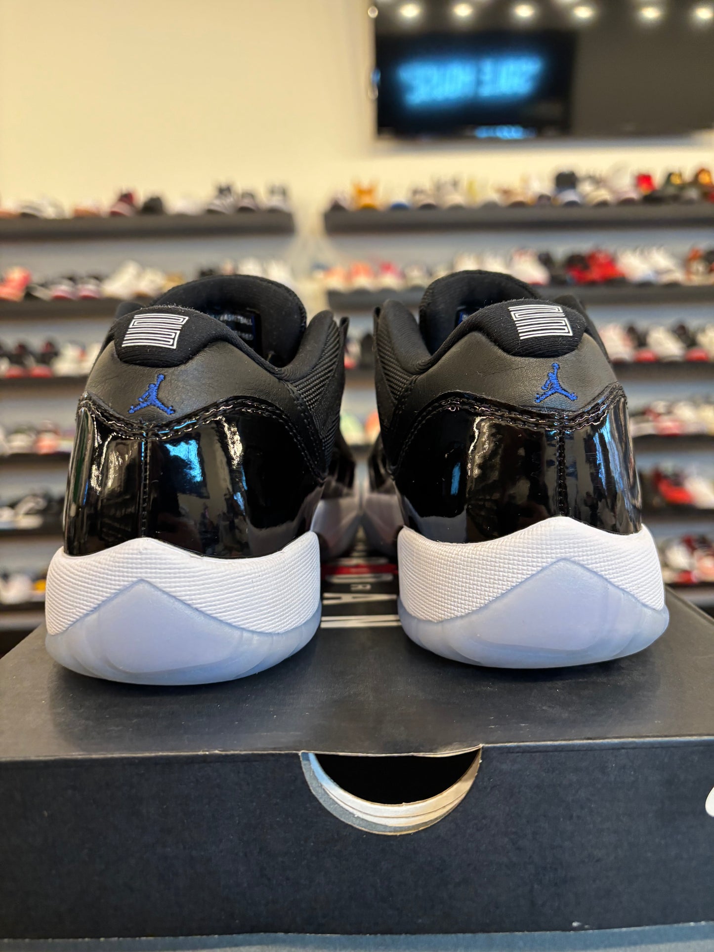 Jordan 11 Low Space Jam Size 5.5Y (7W) Pre-Owned