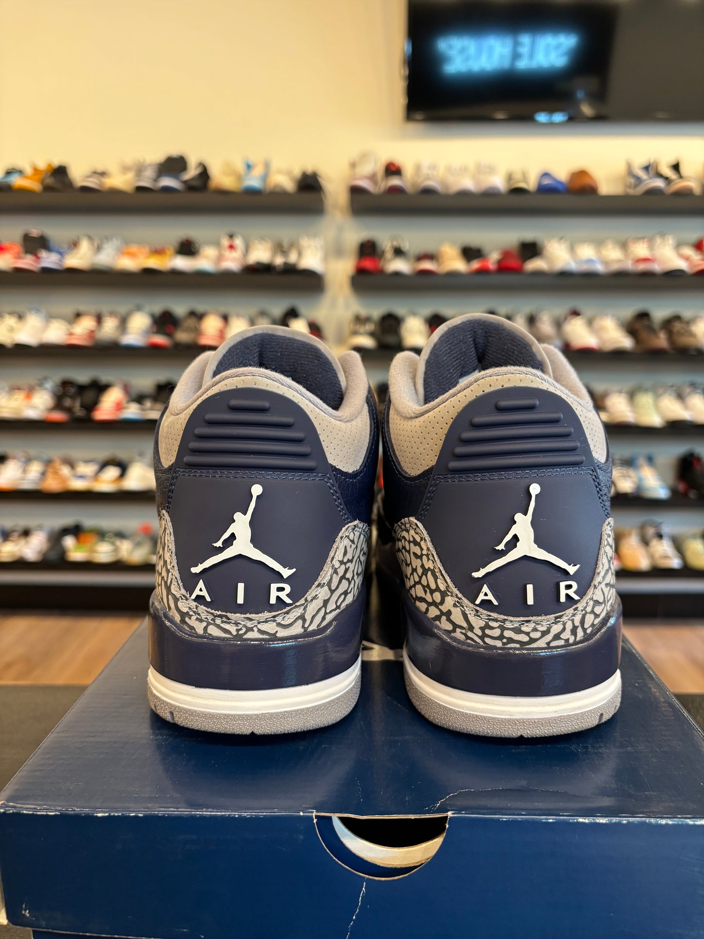 Jordan 3 Georgetown Size 9 Pre-Owned