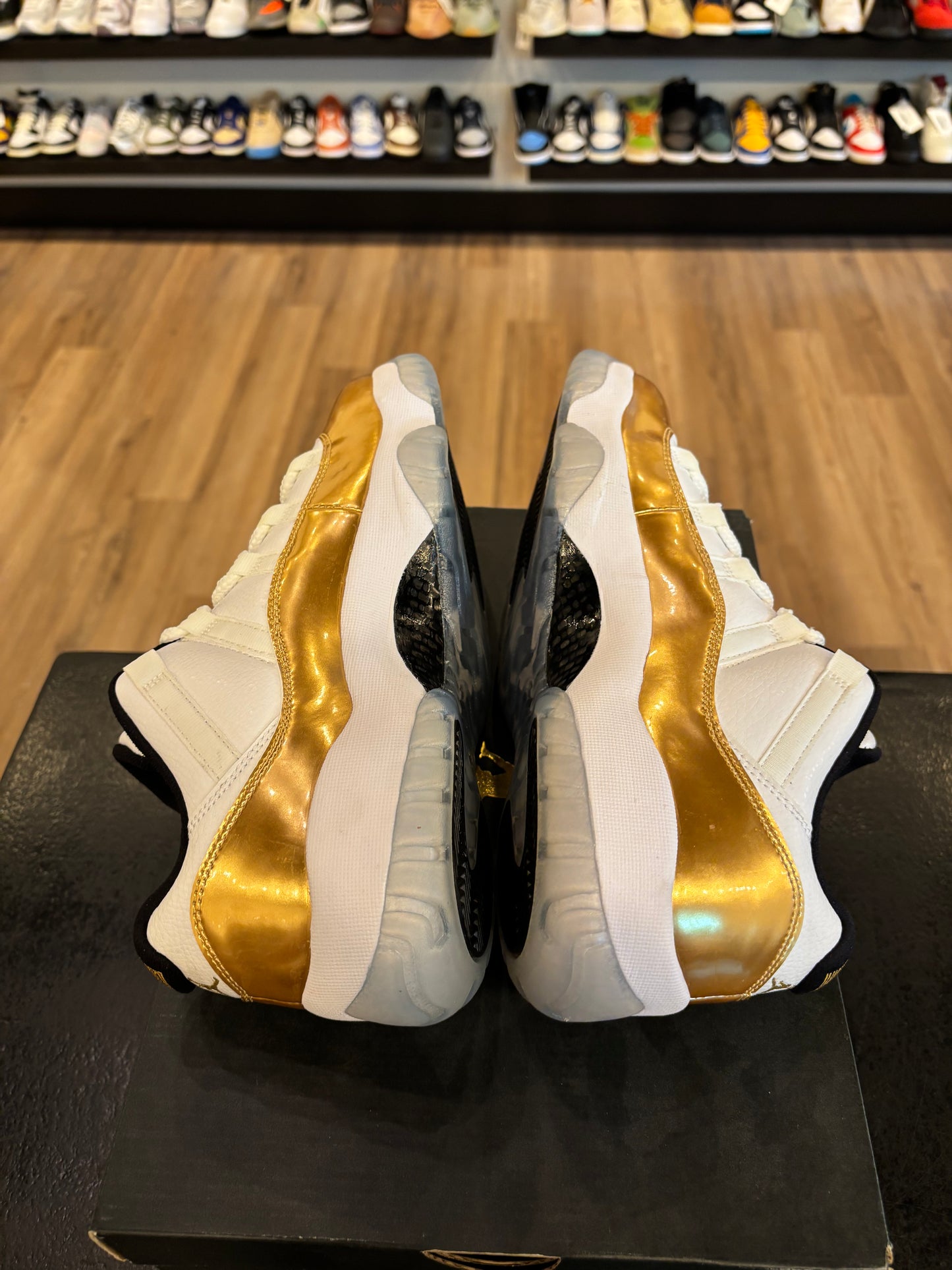 Jordan 11 Low Closing Ceremony Size 9.5 Pre-Owned