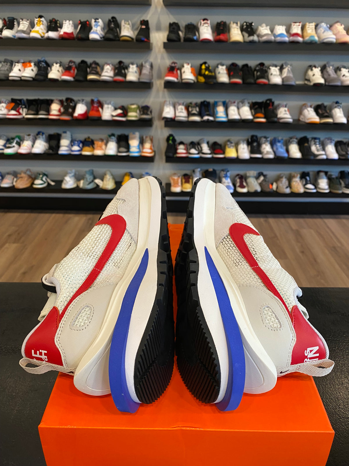 Nike Sacai Vaporwaffle Fuchsia Game Royal Size 12 Brand New