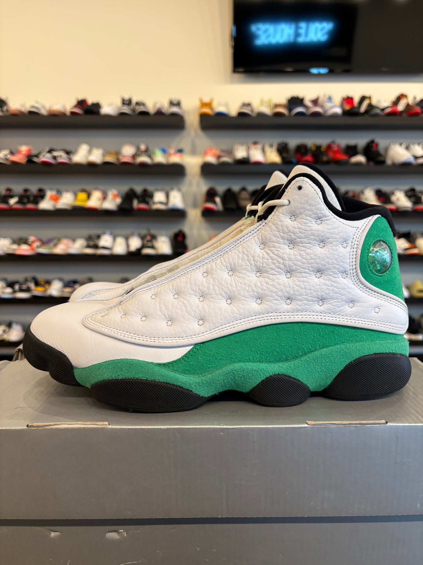 Jordan 13 Lucky Green Size 9.5 Pre-Owned