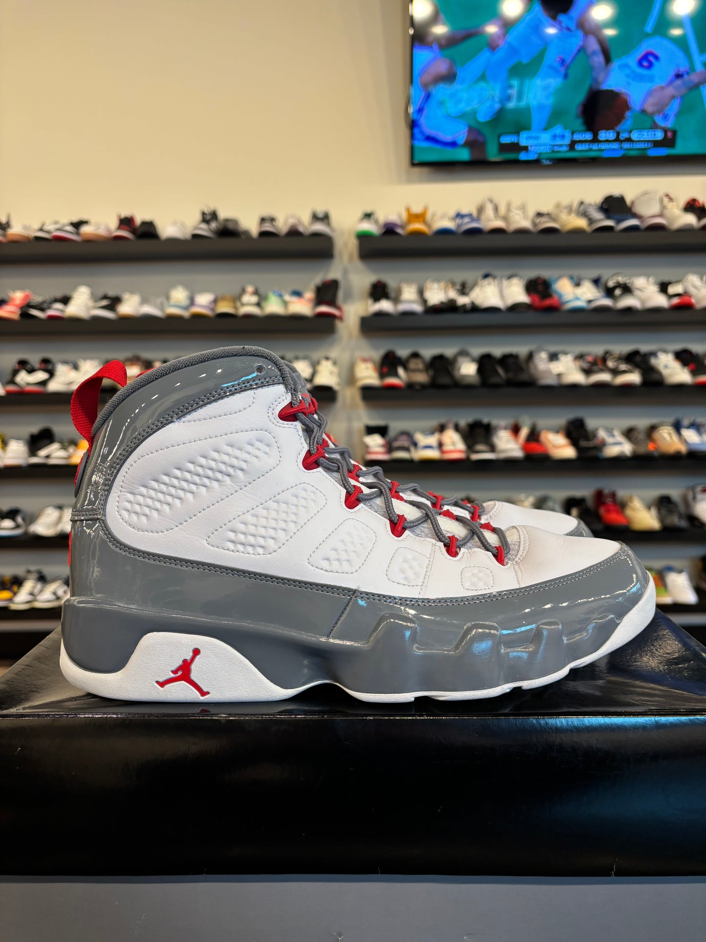 Jordan 9 Fire Red Size 12 Pre-Owned
