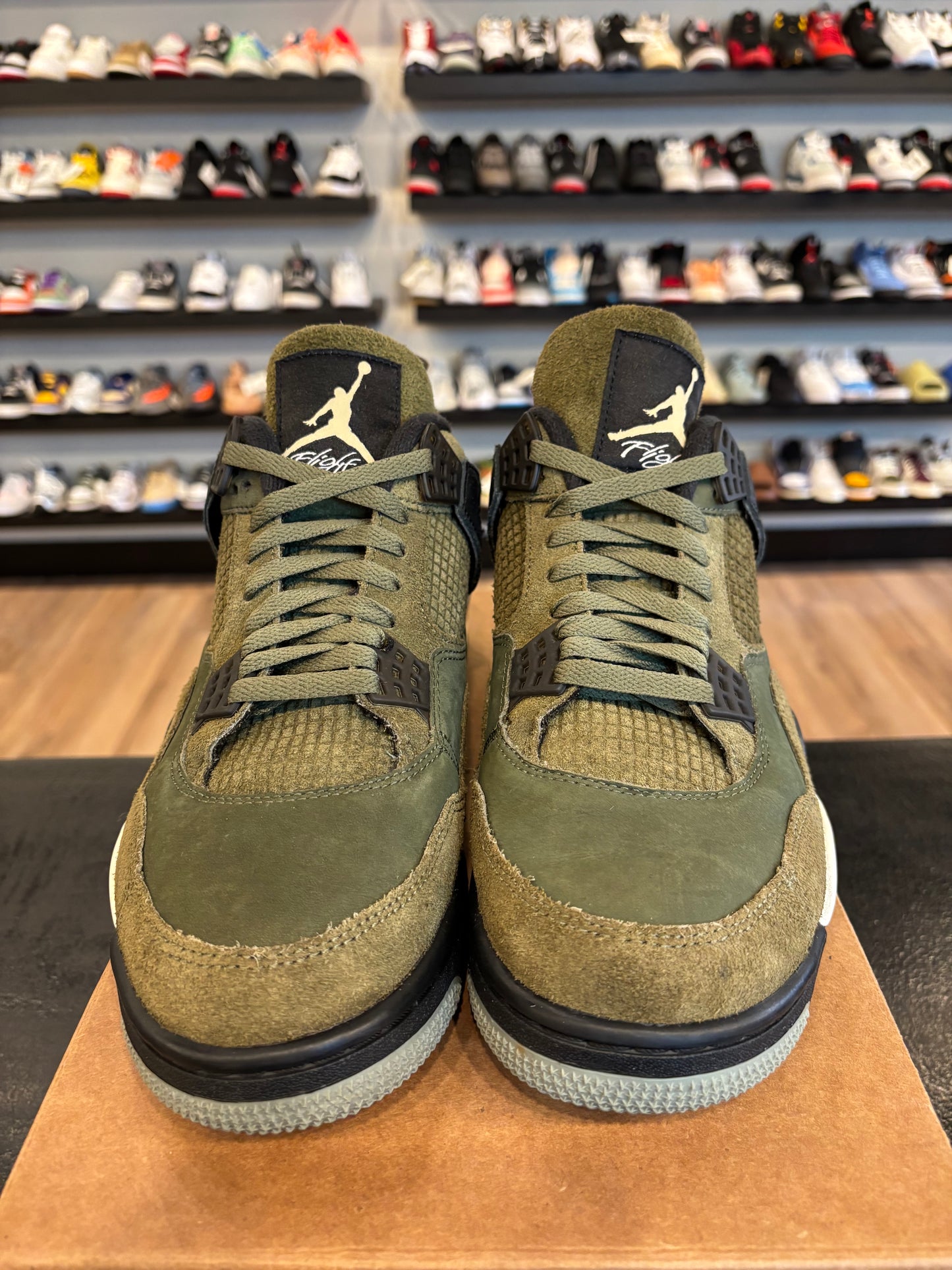 Jordan 4 Craft Olive Size 10 Pre-Owned (No Box)
