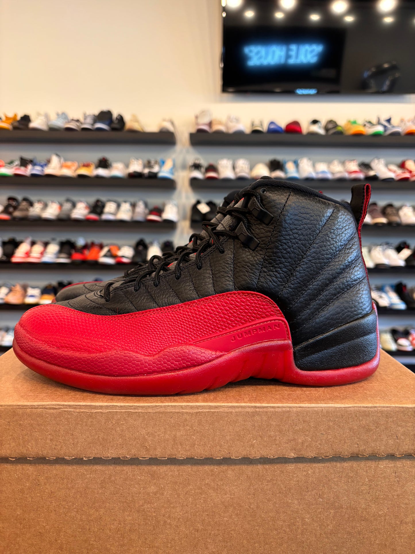 Jordan 12 Flu Game Size 9 Pre-Owned (No Box)