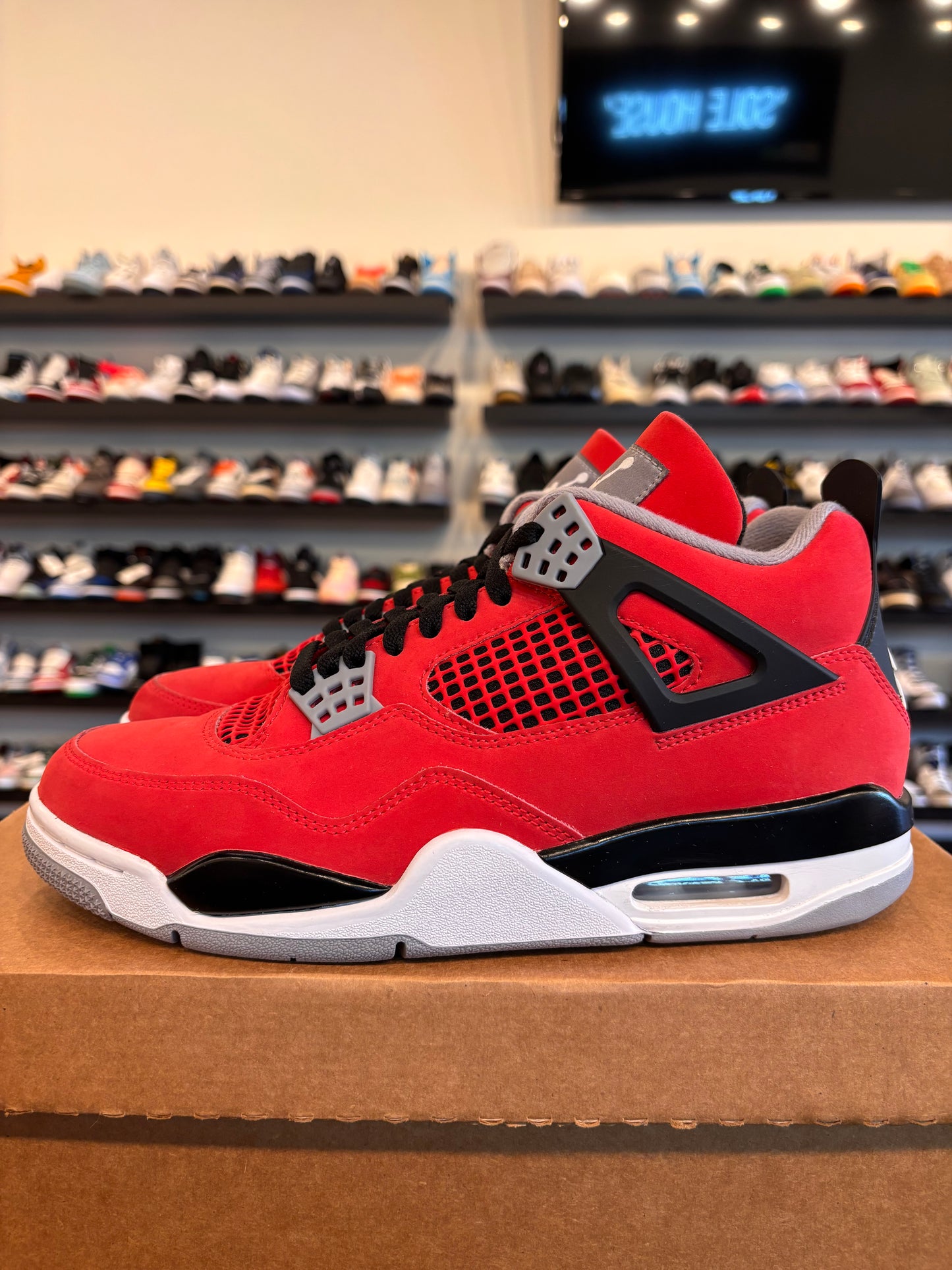 Jordan 4 Toro 2026 Size 8.5 Pre-Owned (No Box)