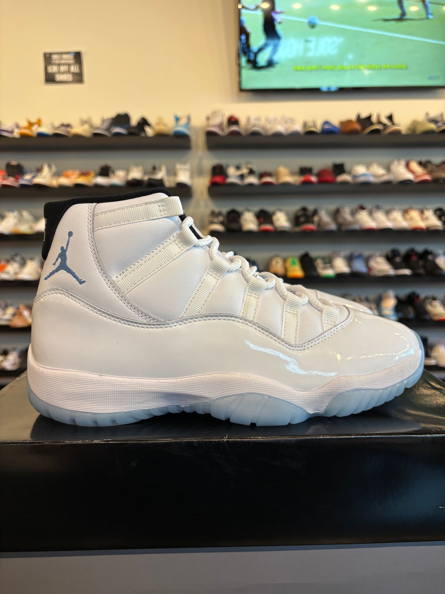 Jordan 11 Legend Blue Size 10 Brand New