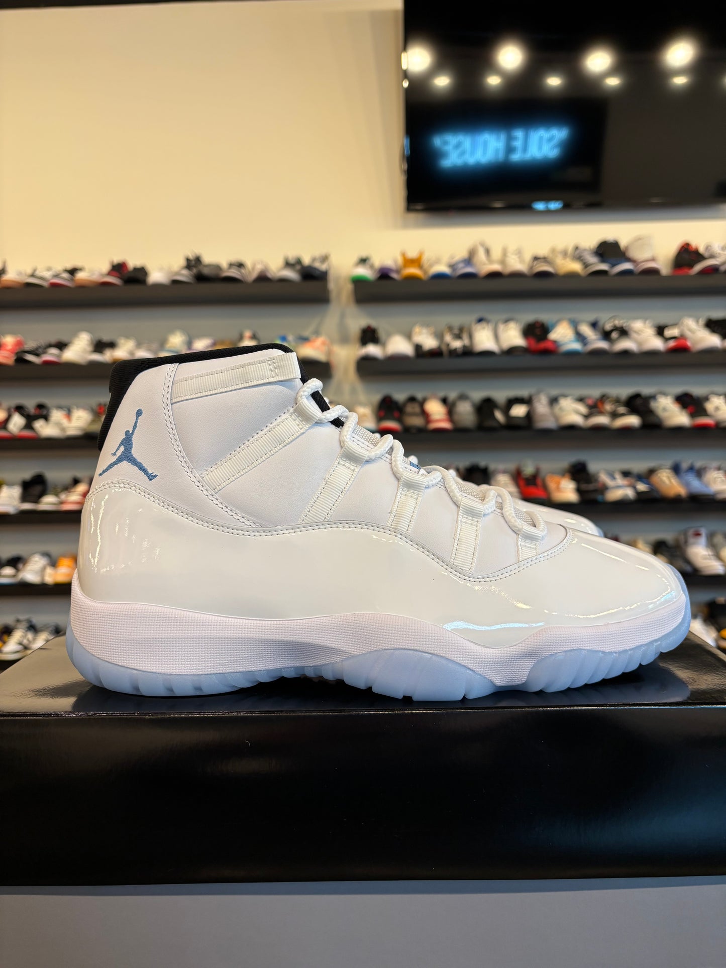 Jordan 11 Legend Blue Size 12 Brand New