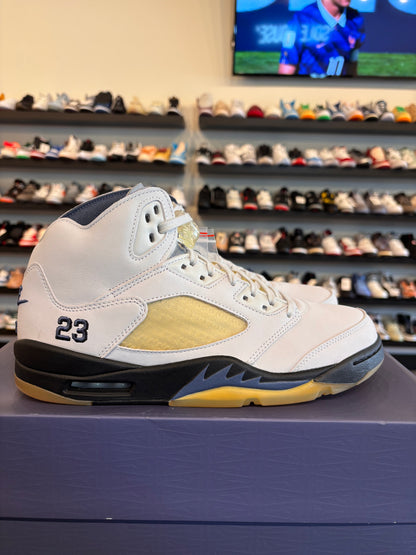 Jordan 5 A Ma Maniere Dawn Size 10.5 (12W) Pre-Owned