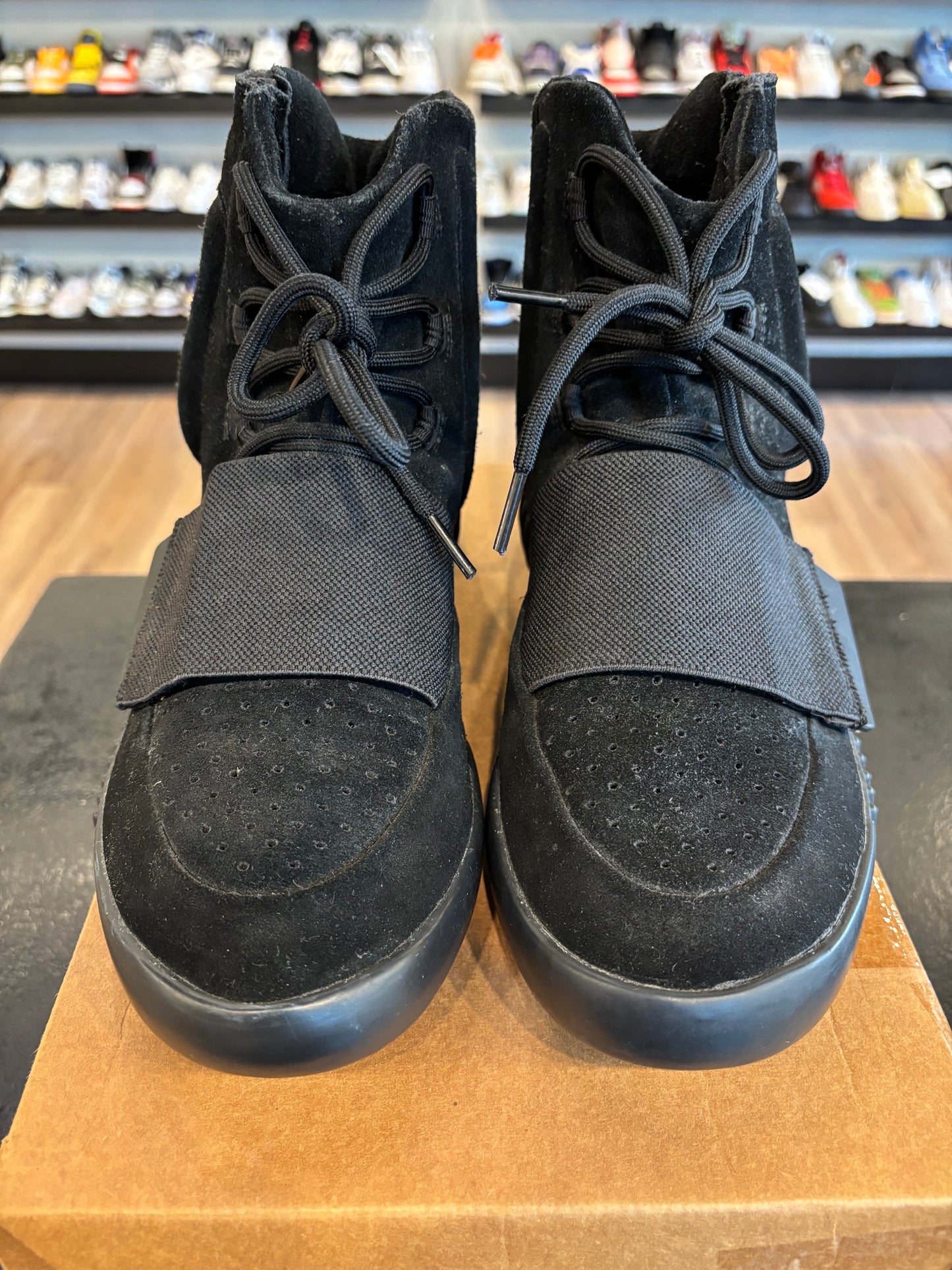 Yeezy 750 Triple Black Size 9 Pre-Owned (No Box)