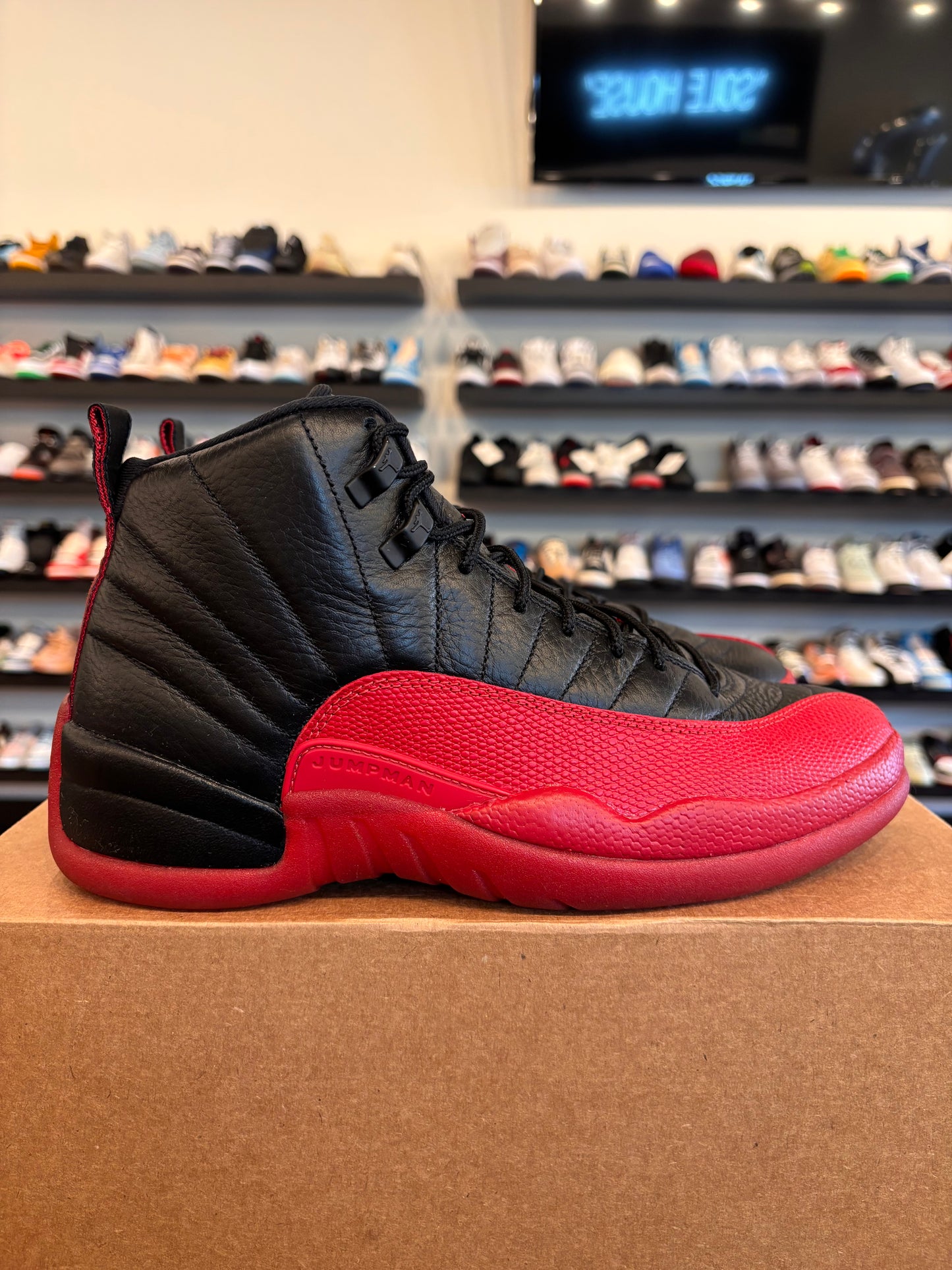 Jordan 12 Flu Game Size 9 Pre-Owned (No Box)