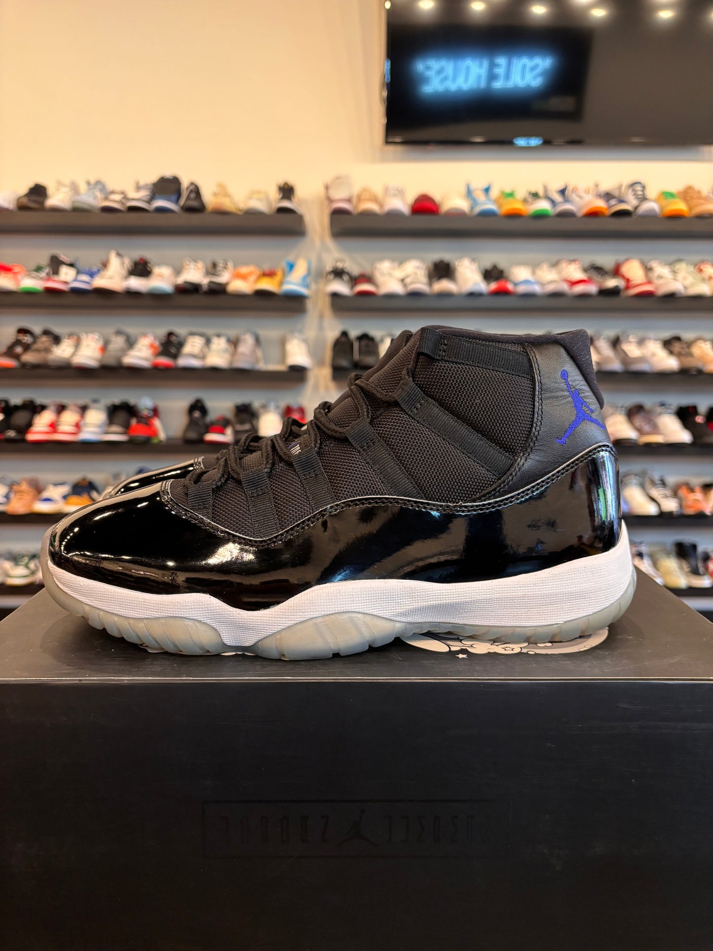Jordan 11 Space Jam Size 10.5 Pre-Owned